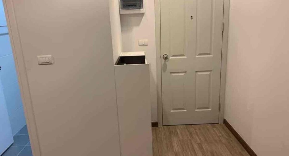 For sale 2 bedrooms condo in Huai Khwang, Bangkok