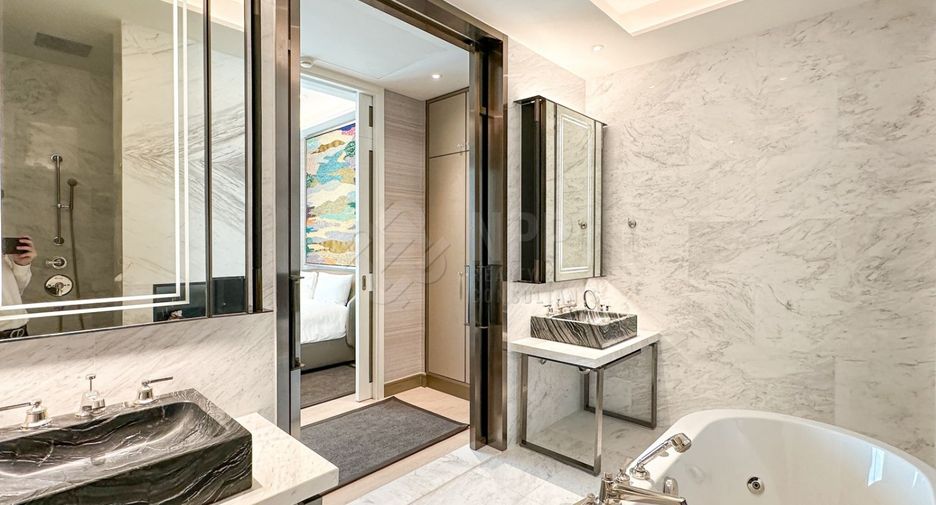 For sale 2 ベッドルーム condo in Khlong San, Bangkok