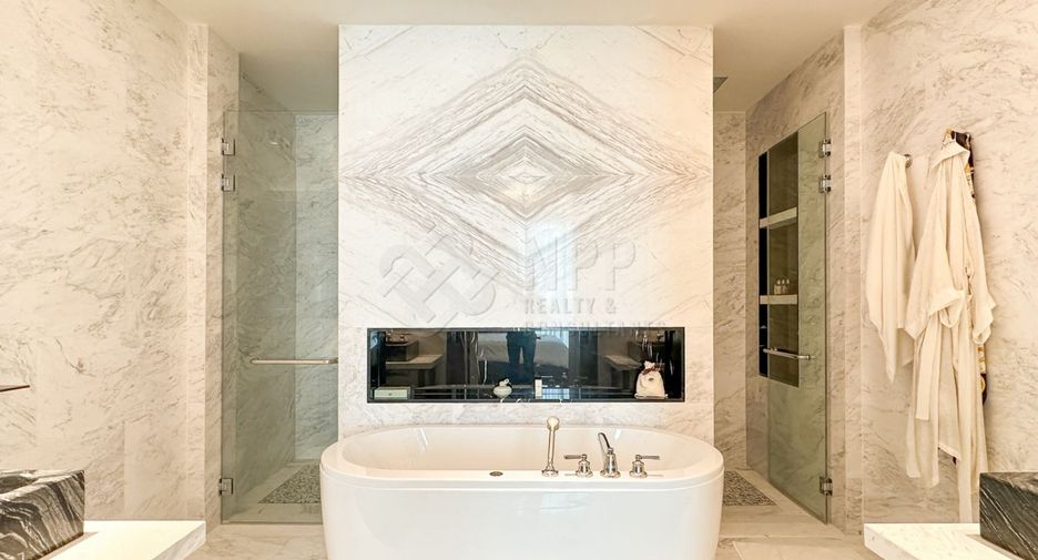 For sale 2 ベッドルーム condo in Khlong San, Bangkok