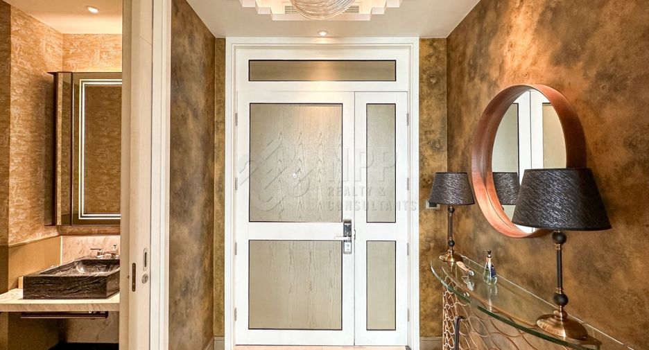 For sale 2 ベッドルーム condo in Khlong San, Bangkok