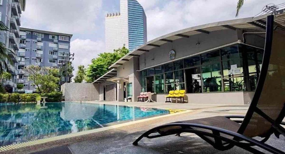 For sale 2 bedrooms condo in Huai Khwang, Bangkok