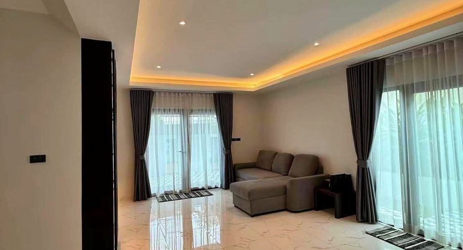 Casa en alquiler de 4 habitaciones en Bang Lamung, Chonburi