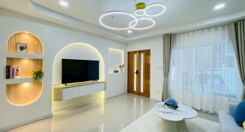 For rent 3 bedrooms house in Mueang Chiang Mai, Chiang Mai