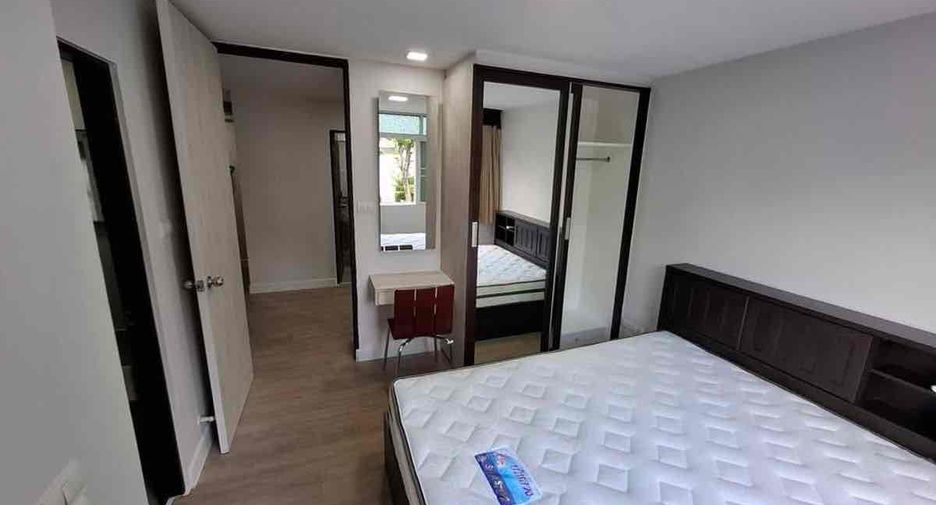 For sale 2 bedrooms condo in Wang Thonglang, Bangkok
