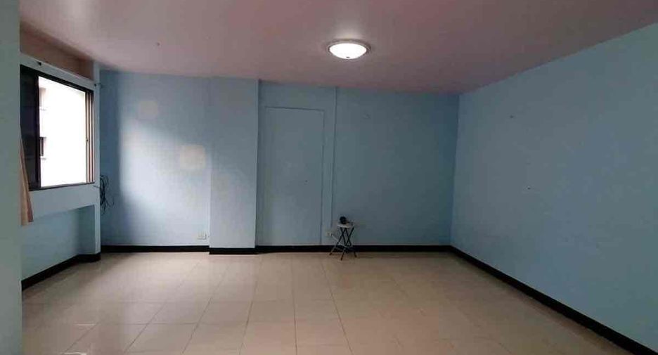 For sale 1 bed condo in Lat Phrao, Bangkok