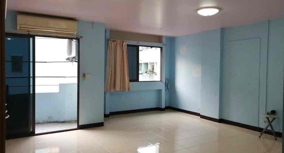 For sale 1 bed condo in Lat Phrao, Bangkok