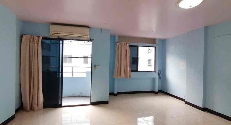 For sale 1 bed condo in Lat Phrao, Bangkok
