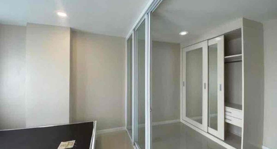 For sale 1 bed condo in Mueang Samut Prakan, Samut Prakan