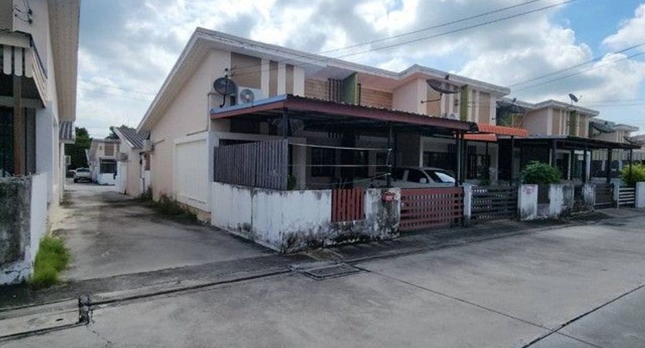 出售 1 卧室 联排别墅 在 Ban Khai, Rayong