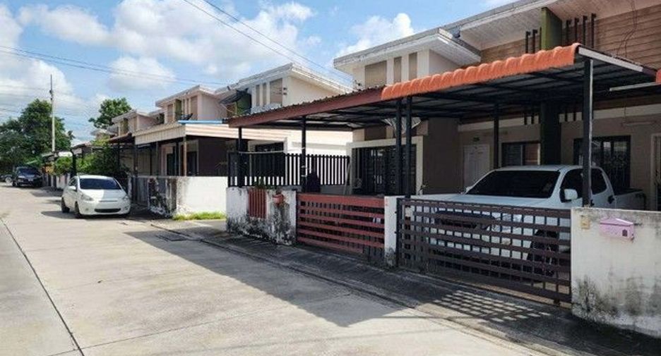 出售 1 卧室 联排别墅 在 Ban Khai, Rayong