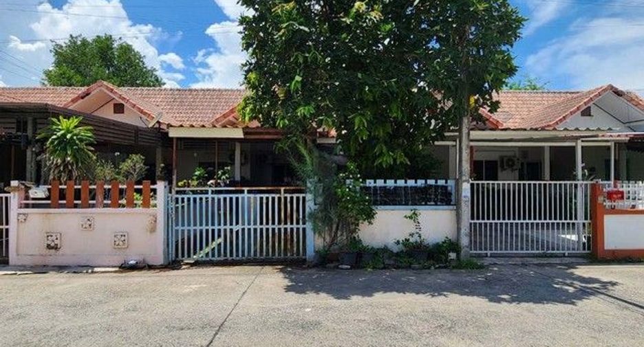 出售 1 卧室 联排别墅 在 Ban Khai, Rayong