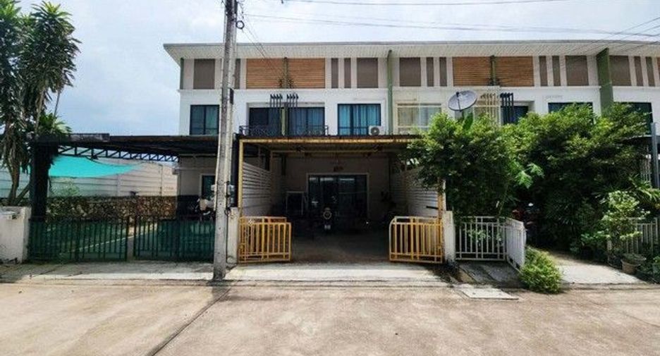 出售 1 卧室 联排别墅 在 Ban Khai, Rayong