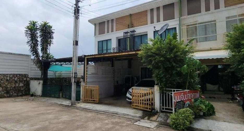 出售 1 卧室 联排别墅 在 Ban Khai, Rayong