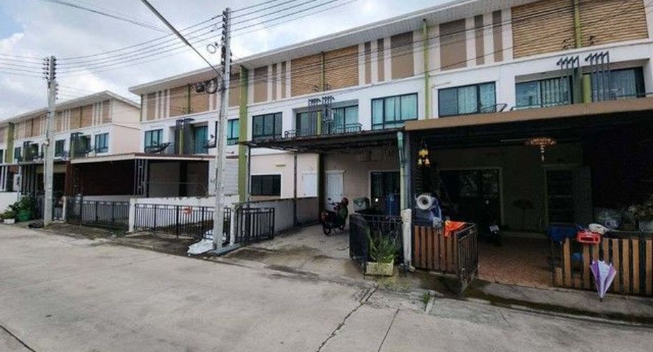 出售 1 卧室 联排别墅 在 Ban Khai, Rayong