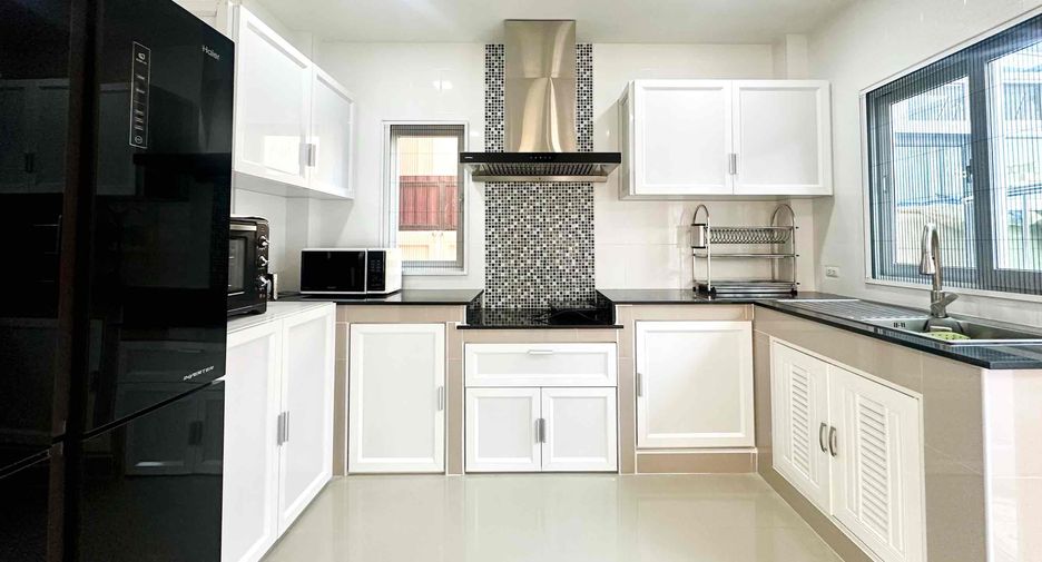 For sale 3 bedrooms house in Sattahip, Pattaya