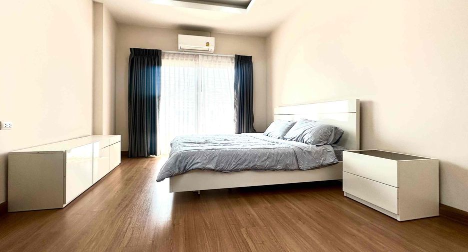 For sale 3 bedrooms house in Sattahip, Pattaya