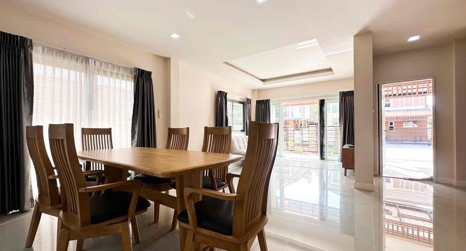 For sale 3 bedrooms house in Sattahip, Pattaya
