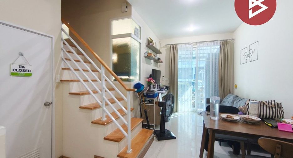 Casa adosada en venta de 3 habitaciones en Phra Pradaeng, Samut Prakan