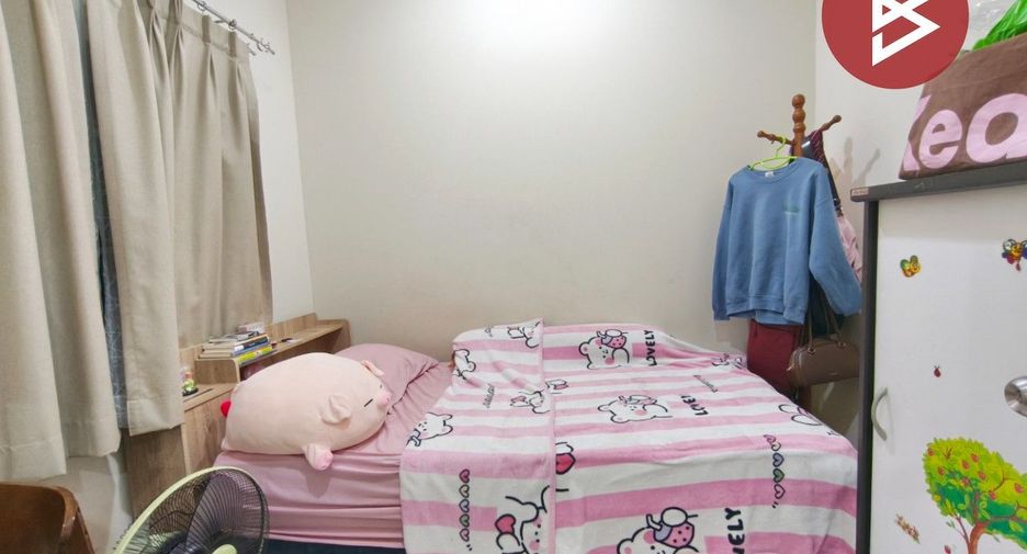Casa adosada en venta de 3 habitaciones en Phra Pradaeng, Samut Prakan