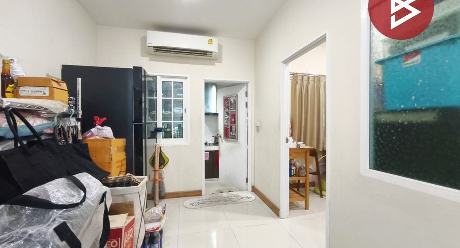 Casa adosada en venta de 3 habitaciones en Phra Pradaeng, Samut Prakan
