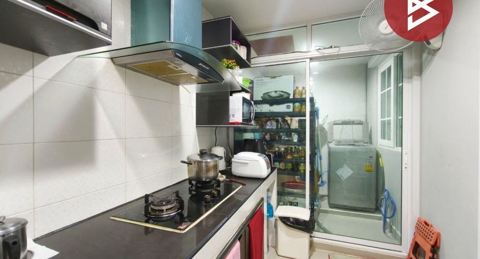 Casa adosada en venta de 3 habitaciones en Phra Pradaeng, Samut Prakan