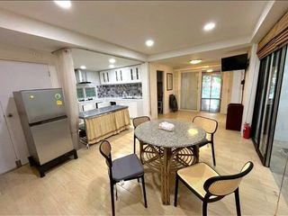 For rent 4 bedrooms house in Mueang Chiang Mai, Chiang Mai