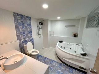 For rent 4 bedrooms house in Mueang Chiang Mai, Chiang Mai