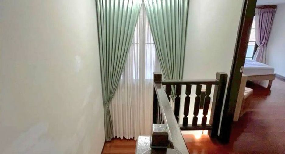 For rent 4 bedrooms house in Mueang Chiang Mai, Chiang Mai
