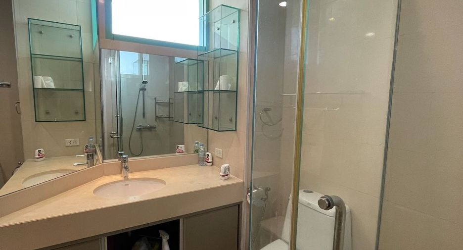 Condo en alquiler de 2 habitaciones en Bang Kho Laem, Bangkok