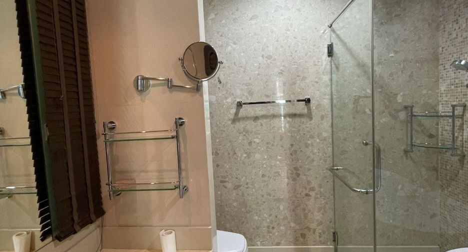 Condo en alquiler de 2 habitaciones en Bang Kho Laem, Bangkok