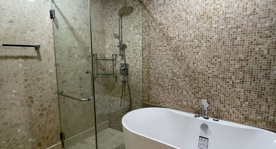 Condo en alquiler de 2 habitaciones en Bang Kho Laem, Bangkok