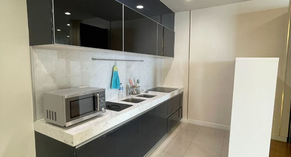 Condo en alquiler de 2 habitaciones en Bang Kho Laem, Bangkok