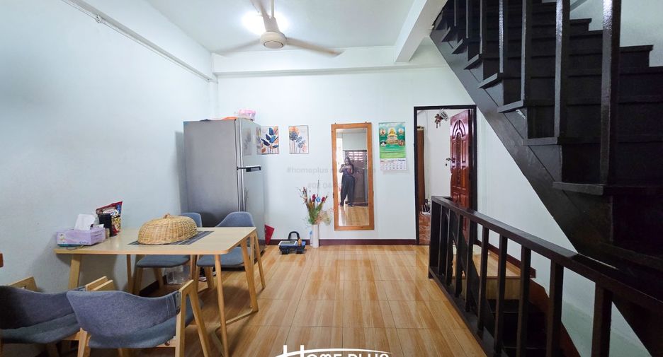 Casa adosada en venta de 2 habitaciones en Bang Rak, Bangkok