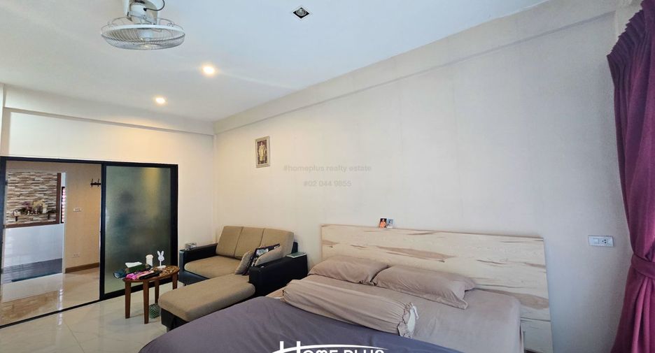 Casa adosada en venta de 2 habitaciones en Bang Rak, Bangkok