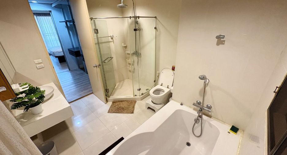 Condo en venta de 2 habitaciones en Huai Khwang, Bangkok