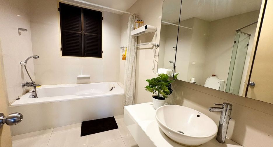 Condo en venta de 2 habitaciones en Huai Khwang, Bangkok