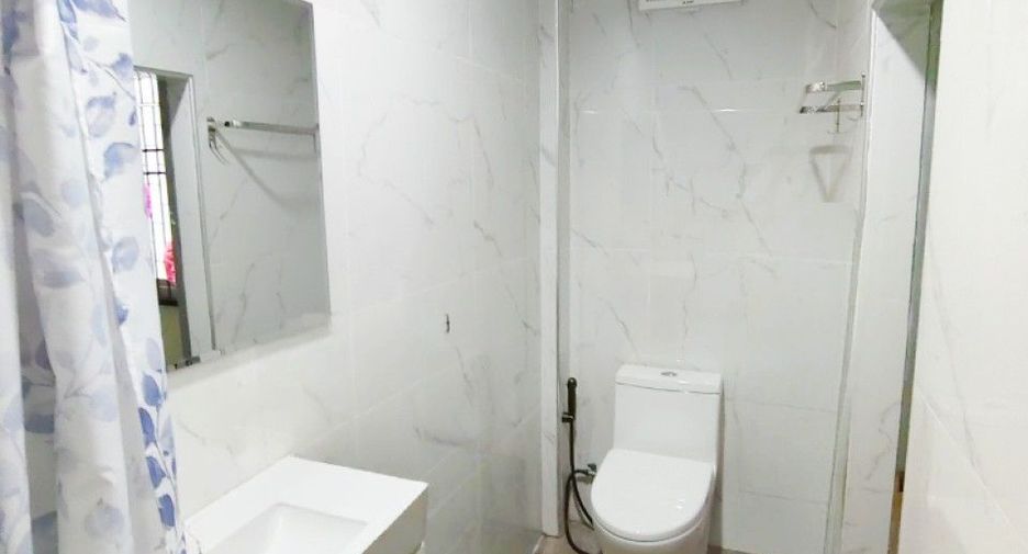 Local comercial en venta de 3 habitaciones en Chom Thong, Bangkok