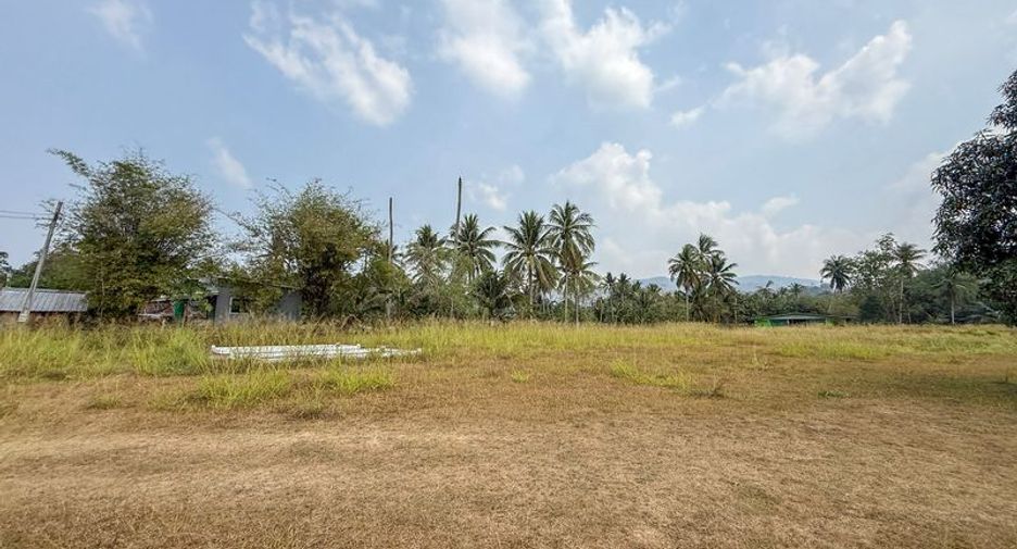 À vendre terrain à Si Racha, Chonburi