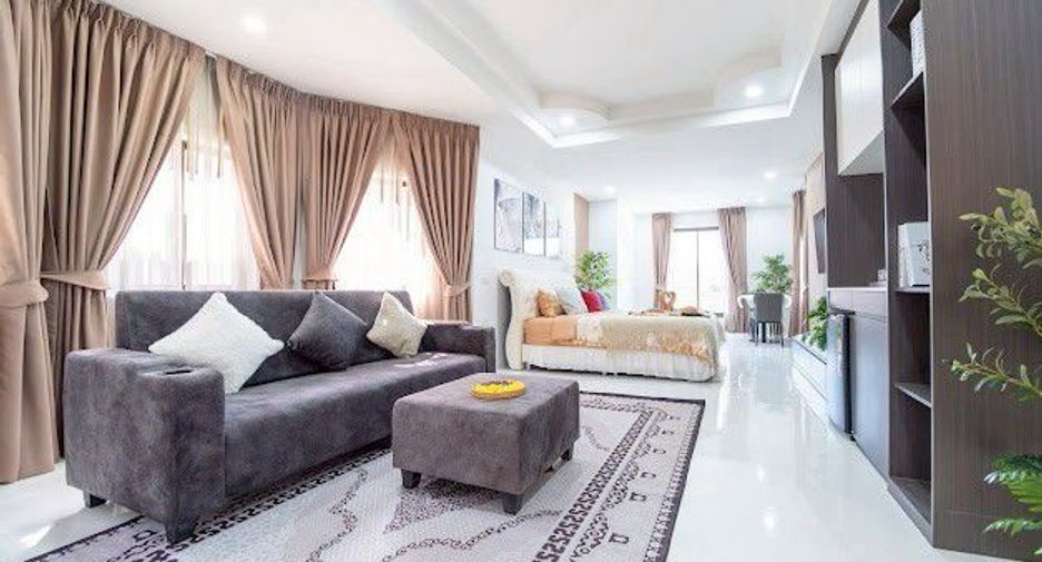 For sale 6 bedrooms villa in Bang Lamung, Chonburi