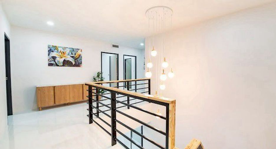 For sale 6 bedrooms villa in Bang Lamung, Chonburi