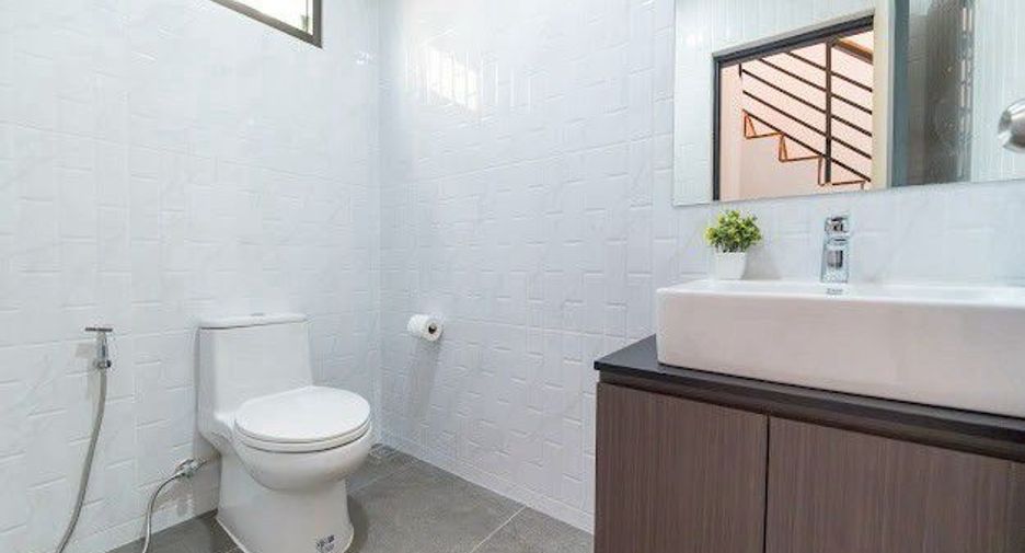 For sale 6 bedrooms villa in Bang Lamung, Chonburi
