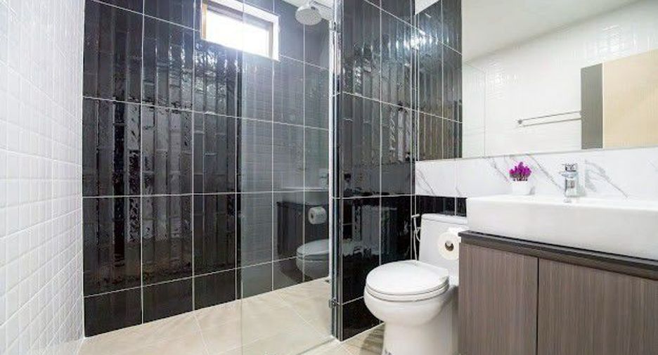 For sale 6 bedrooms villa in Bang Lamung, Chonburi