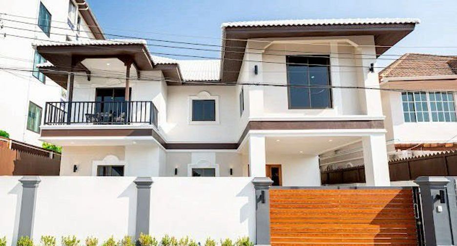 For sale 6 bedrooms villa in Bang Lamung, Chonburi