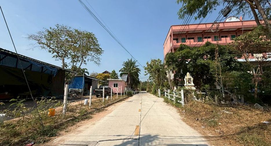 出售 土地 在 Si Racha, Chon Buri
