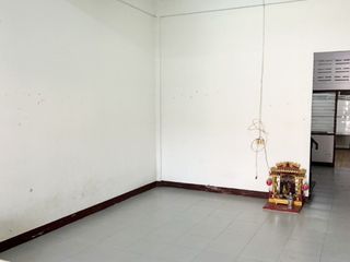 Casa adosada en venta de 3 habitaciones en Mueang Rayong, Rayong