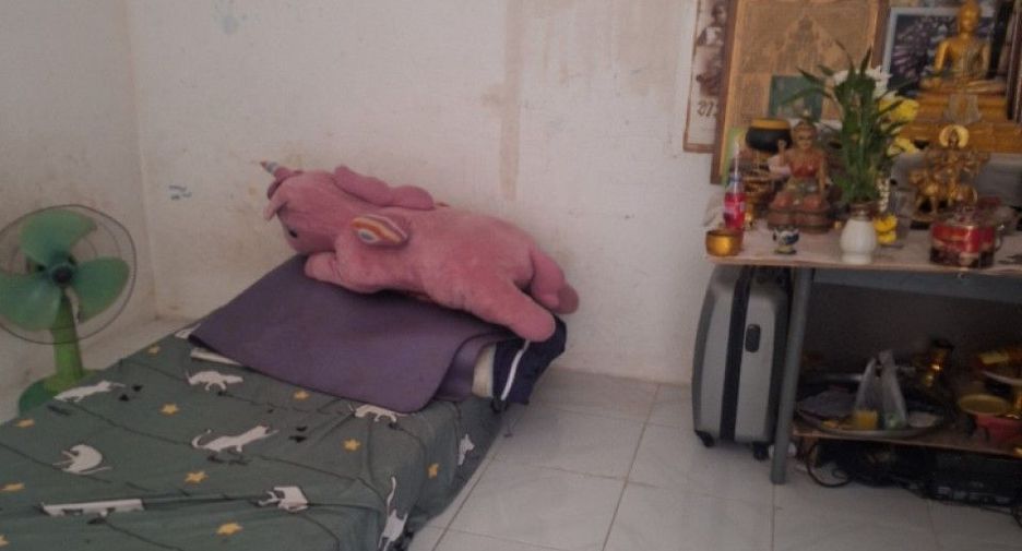 For sale 1 bed townhouse in Mueang Samut Prakan, Samut Prakan