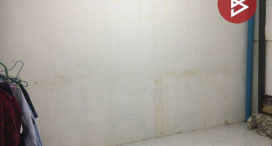 For sale 1 bed townhouse in Mueang Samut Prakan, Samut Prakan