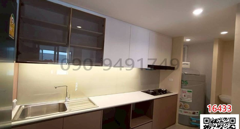 For rent 3 bedrooms townhouse in Prawet, Bangkok
