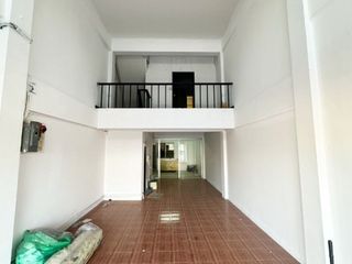 Gewerbefläche zum Kauf mit 3 Zimmer in Mueang Rayong, Rayong
