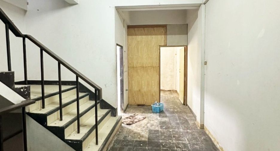 For sale 3 bedrooms retail Space in Mueang Rayong, Rayong